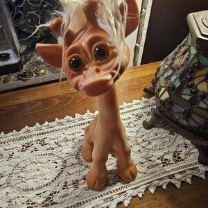 Adorable Giraffe Figurine
